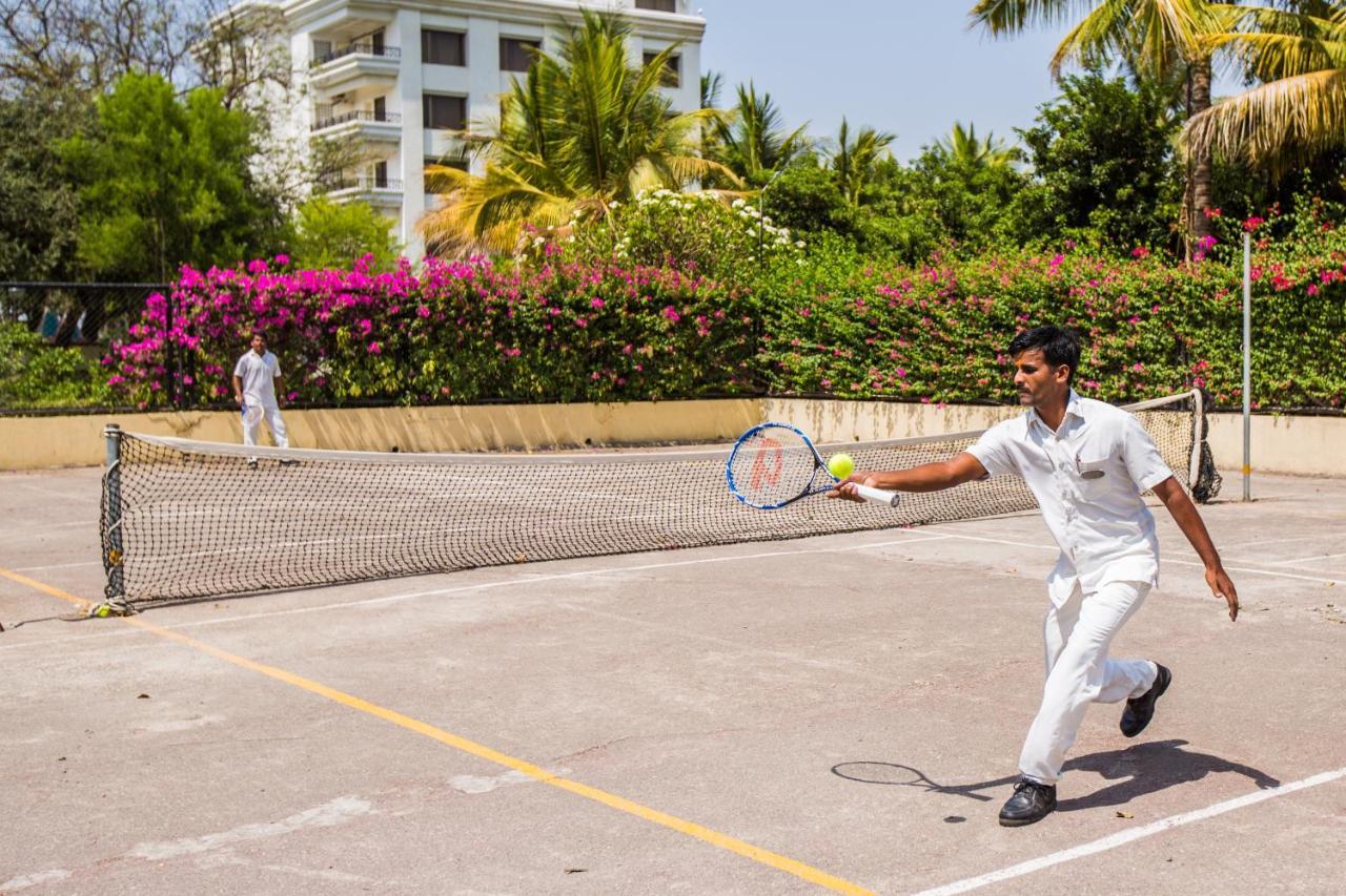 Hotel Sun-n-sand Suites, Shirdi