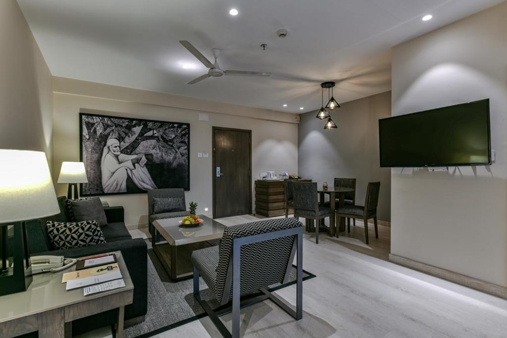 Sun-n-sand Suites, Hotel