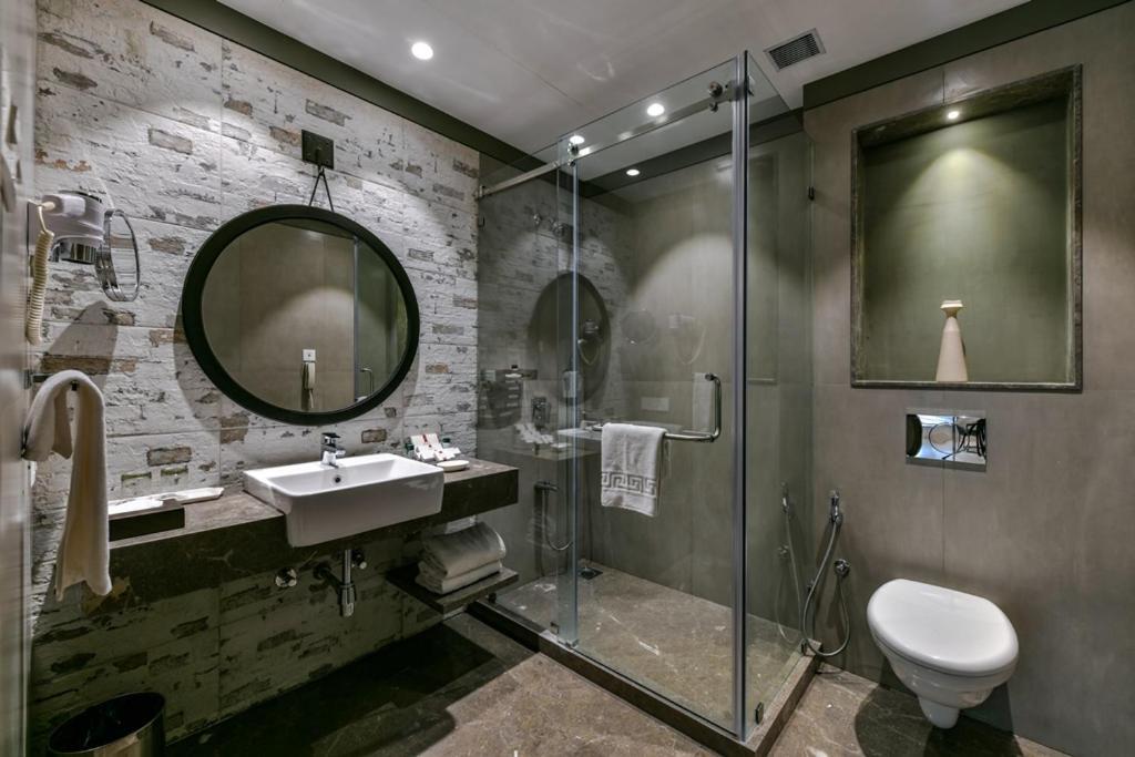 Hotel Sun-n-sand Suites, Shirdi